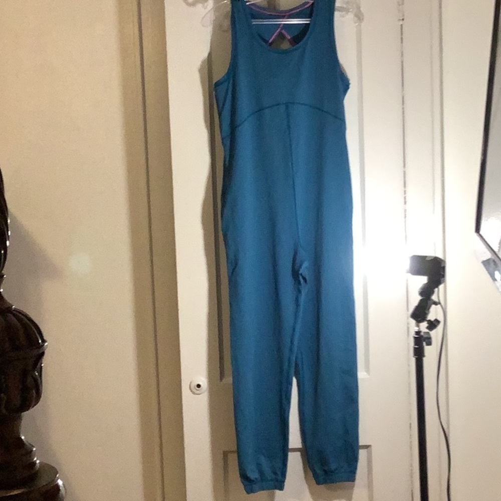 Ivivva by lululemon Romper.  KR12-1